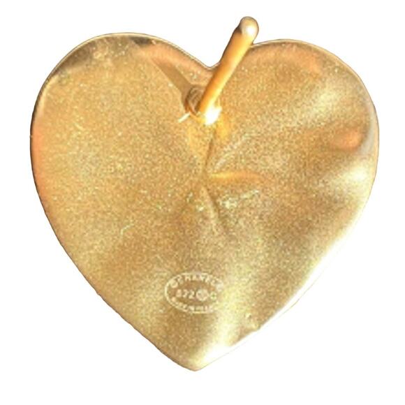 Chanel CC Heart Earrings in Brushed Light Gold Finish Fall/Winter 2022 (CCXX020) - Picture 5 of 6